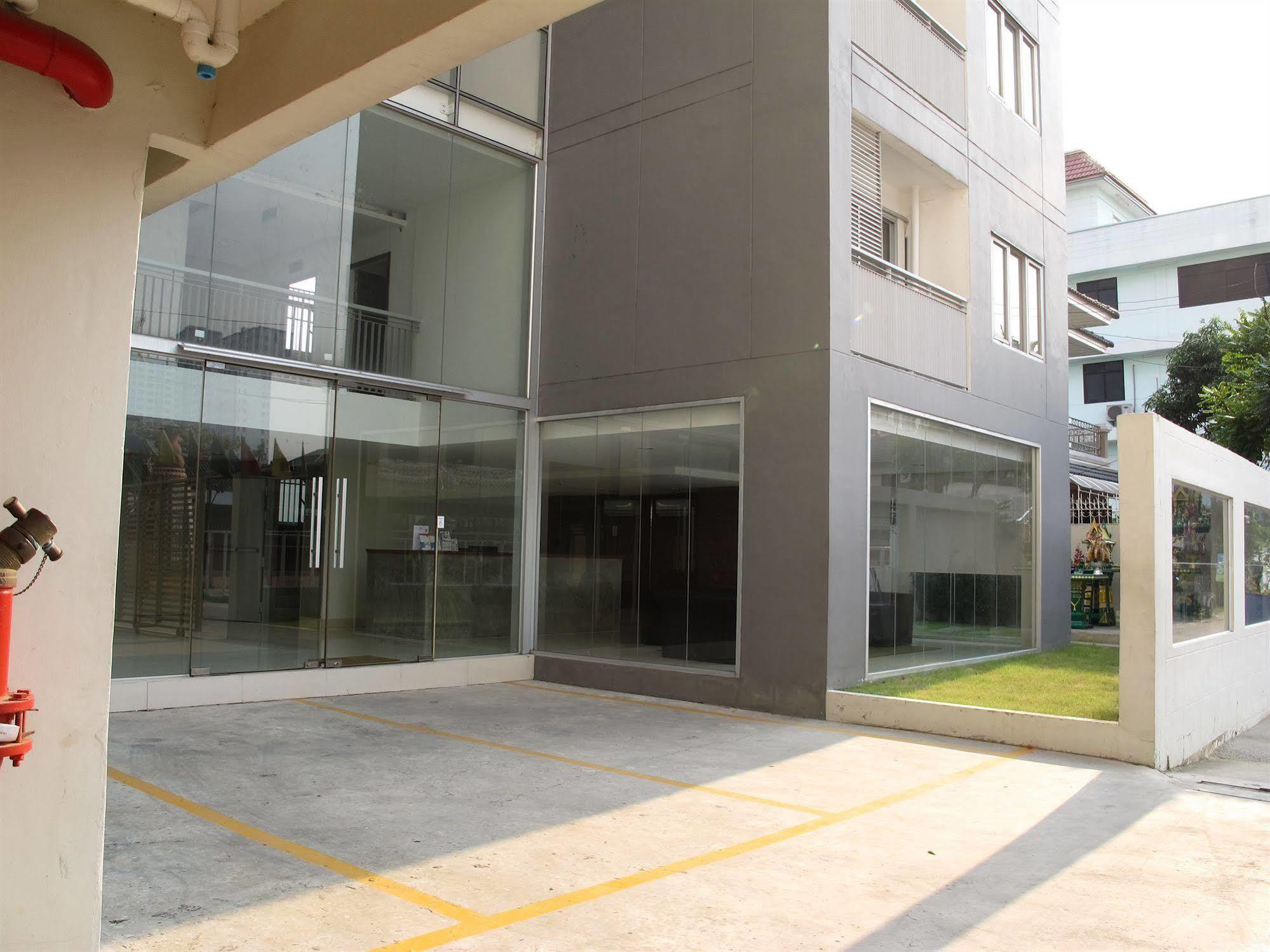 Utd Apartments Sukhumvit Ban Khlong Nang Li 外观 照片